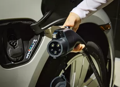 J1772 ou CCS ? Choisir la mauvaise norme de recharge pour VE pourrait vous laisser en rade.