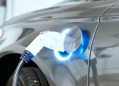 Les prix du lithium ont grimpé et les véhicules à énergie nouvelle ont connu la quatrième augmentation de prix cette année.