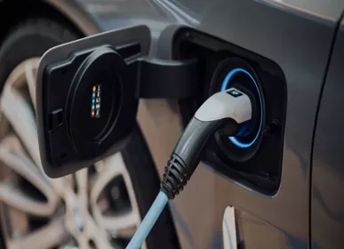 Pourquoi y a-t-il un problème lorsque le connecteur de recharge pour véhicule électrique est utilisé ?